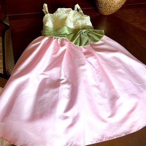 Kids size 6 formal dress.  Brand new.